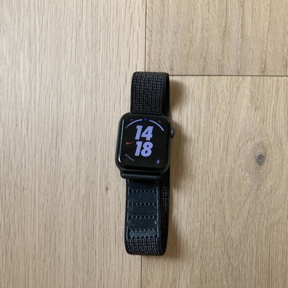 Apple Nike Watch Series 6, 44mm - Picture 1 of 4